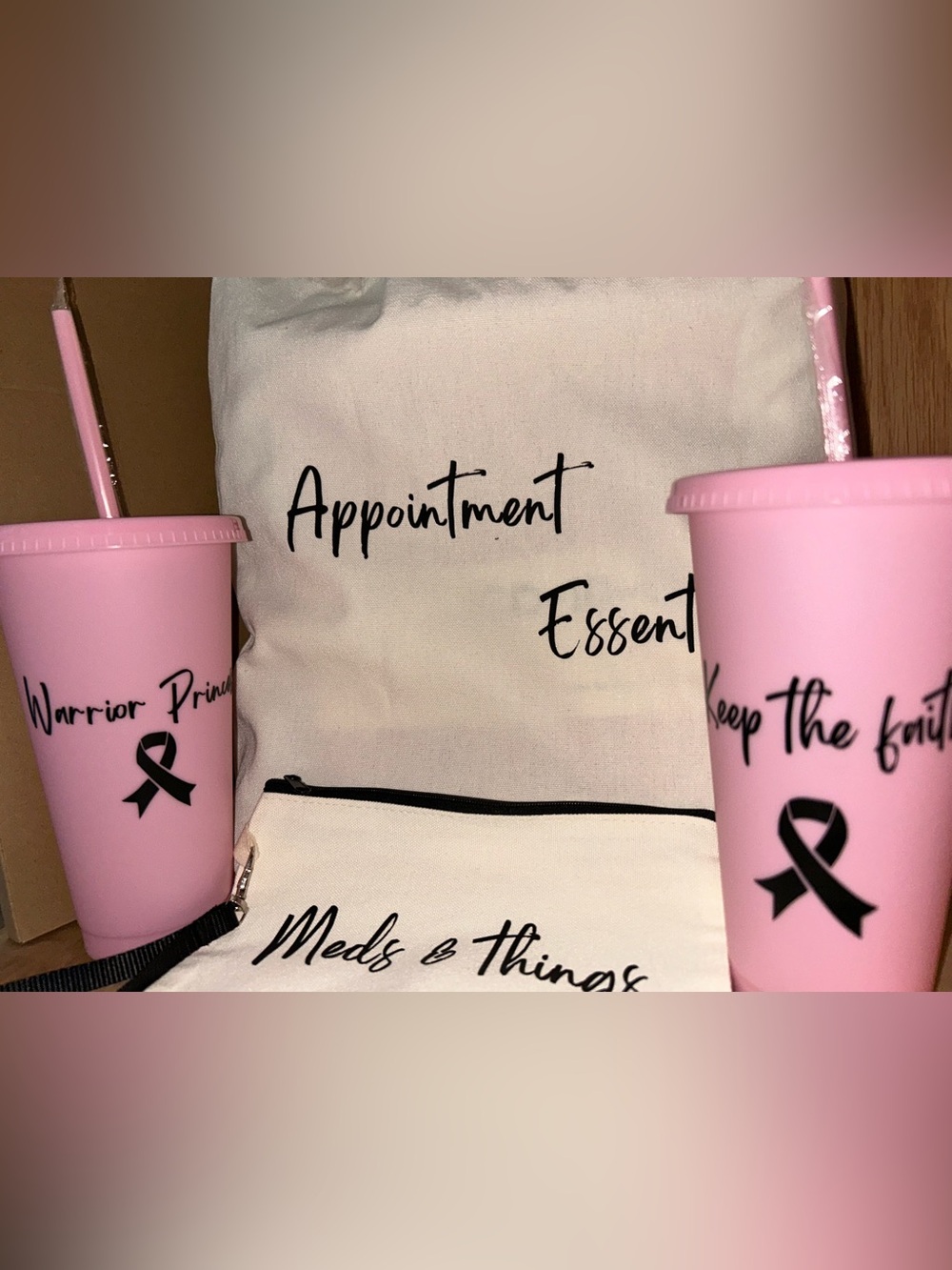 Bag for chemotherapy or appointment with small pouch for medications w/ 2 cups - Picture 2 of 3